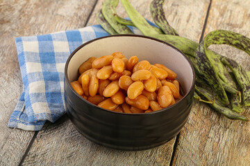 White bean in tomato sauce