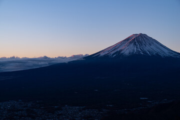 夜明けの富士山　山梨県