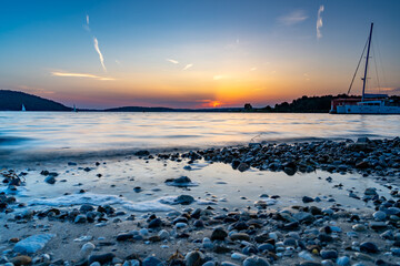 Sonnenuntergang am Meer in Kroatien in Medulin bei Prmantura