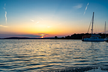 Sonnenuntergang am Meer in Kroatien in Medulin bei Prmantura