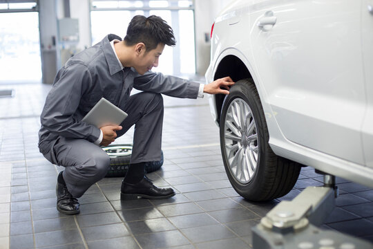 Auto mechanic