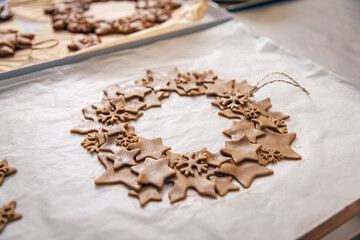 Raw gingerbread cookie wreath