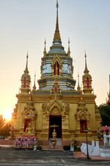Naklejka premium Golden temple at sunset