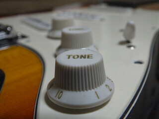 エレキギターのトーンコントロールノブ