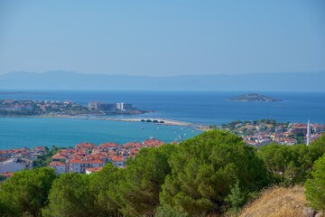 Fototapeta na wymiar view of the sea and the city Cunda