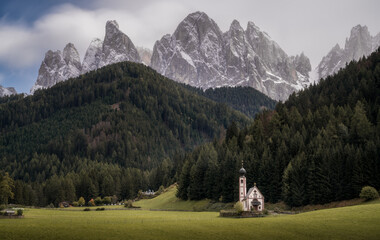Fototapeta na wymiar Church with mountains