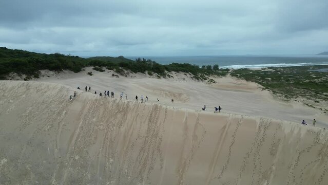 Dunas Joaquina Areia Sandboard Florian&oacute;polis Natureza Parque Natural Praia F&eacute;rias Santa Catarina Paisagens Naturais Aventura Turismo Ecol&oacute;gico Atividades Ar Livre Esporte Radical Brasil Drone