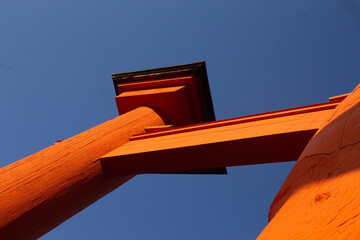 Torii del Santuario de Itsukushima en la isla de Miyajima, Hiroshima, Japón