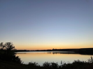 Fototapeta na wymiar Sunset on Lake