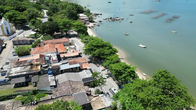 Van Turismo Florian&oacute;polis Natureza Praia da Daniela Bairro Sambaqui Passeios Viagens Costeira Ilha Magia Dunas Mata Atl&acirc;ntica Roteiros Tur&iacute;sticos Aventura Praias Paradis&iacute;acas Cultura Hist&oacute;ria Arquite