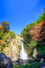 秋の見帰りの滝　佐賀県唐津市　Autumn Mikaeri Waterfall. Saga Pref, Karatsu City.