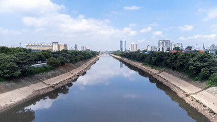 Fototapeta na wymiar Aerial view of the city of São Paulo on the Tietê River