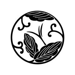 柏紋・変り柏三つ枝丸（かわりかしわみつえだまる）