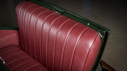 Rumble seat in a car