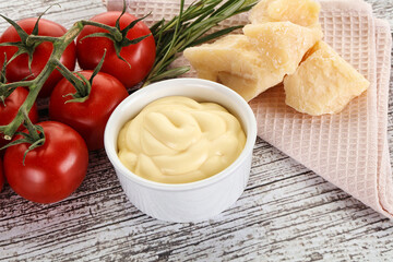 Cheese sauce in the bowl