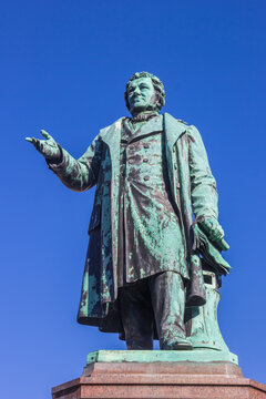 Statue of mayor Smidt at the Theodor - Heuss - Platz in Bremerhaven, Germany