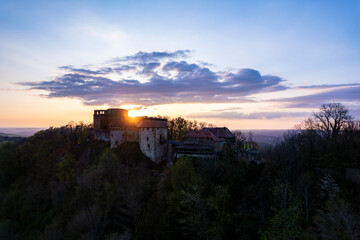 Burg Hohenrechberg im Sonnenuntergang
