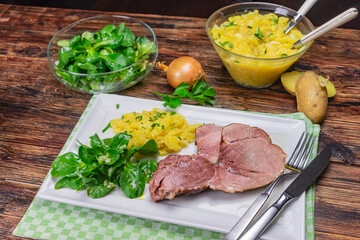 scheufele mit kartoffelsalat ackersalat schwäbisch 