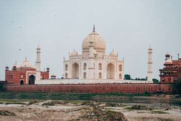 Fototapeta na wymiar views of taj mahal palace in agra, india