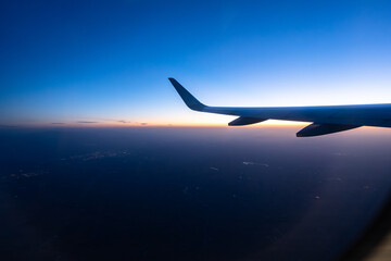 Fototapeta na wymiar airplane flyging in sky