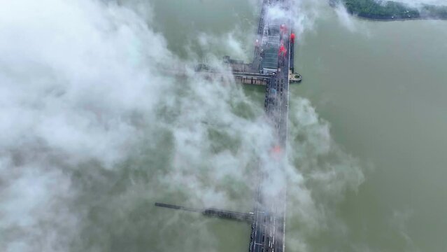 fog over the river，Three Gorges Hydropower Station,