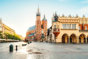 Photo sur Plexiglas Cracovie Main Market Square in Krakow, Rynek Głowny, famous landmark in Krakow Poland.