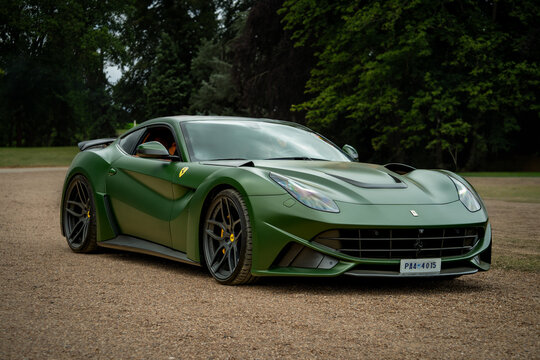 Ferrari F12Berlinetta Wrapped in Matt Frozen Green
