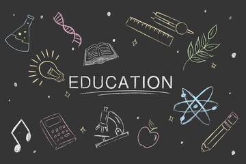 Ilustración de iconos de educación dibujados con tiza de varios colores en una pizarra negra y la palabra educación en el centro de la imagen, día de la educación, regreso a la escuela