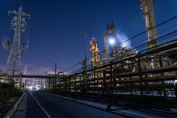 川崎市浮島町の工場夜景　
Night view of a factory in Ukishima-cho, Kawasaki City
