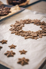 Obraz na płótnie Canvas Raw gingerbread cookie wreath