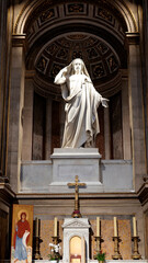 Fototapeta premium statue dans La Madeleine