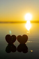 夕日の砂浜のとハート