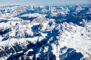 Dolomitenpanorama  aus 4000 Meter Höhe - Impression einer winterlichen  Ballonfahrt über die Alpen
