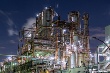 川崎市浮島町の工場夜景　 Night view of a factory in Ukishima-cho, Kawasaki City - obrazy, fototapety, plakaty