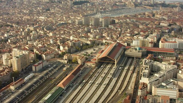 vue a&eacute;rienne de la gare de marseille