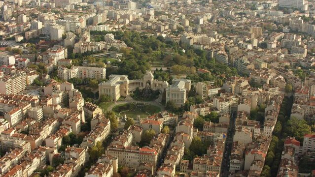 vue a&eacute;rienne du palais longchamp &agrave; marseille