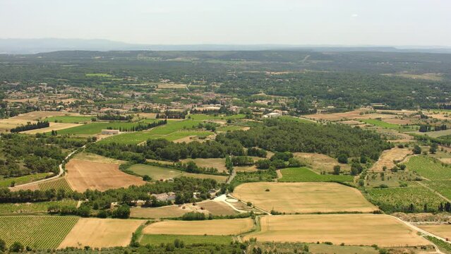 vue a&eacute;rienne de saint cannat