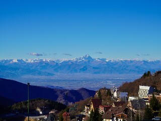 Alpes italianos, montaña nevada. Italy 
