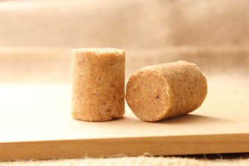 Sweet made from "paçoca" peanuts, traditional in June festivals.