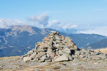 cairn dans la montagne pyrénéenne
