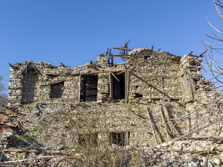 Earthquake, natural disaster and an example of a ruined building that has defied the years