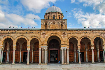 Fototapeta na wymiar Al-Zaytuna Mosque old medina Tunis, Tunisia