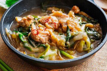 鶏と餅のトロトロ煮