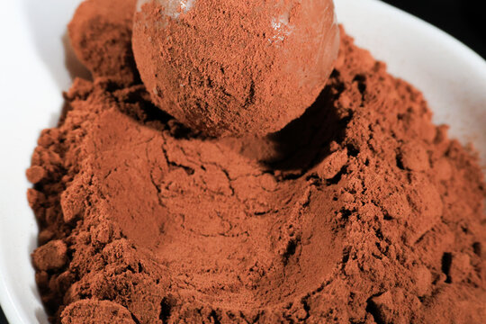 Tentaci&oacute;n Cacao: Bomb&oacute;n Envolvente