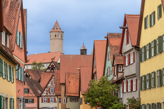 https://submit.shutterstock.com/reviewed?language=nl&type=photo#:~:text=Colorful%20old%20historic%20half%2Dtimbered%20houses%20in%20the%20center%20of%20the%20picturesque%20German%20town%20of%20Dinkels