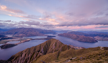 Roys Peak in Wanaka with a view of the lake.