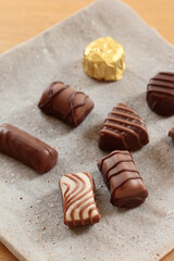 複数の一口サイズのチョコレート