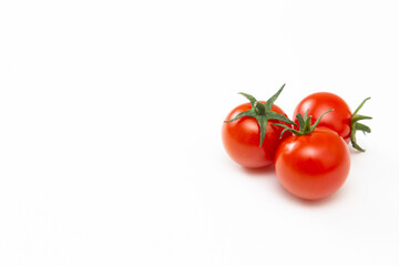 白背景にミニトマト