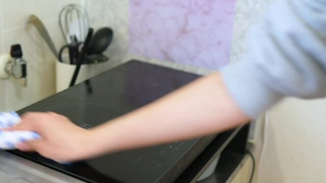 IHクッキングヒーターの拭き掃除