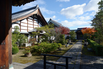 秋の妙心寺　麟祥院の境内　京都市右京区花園
